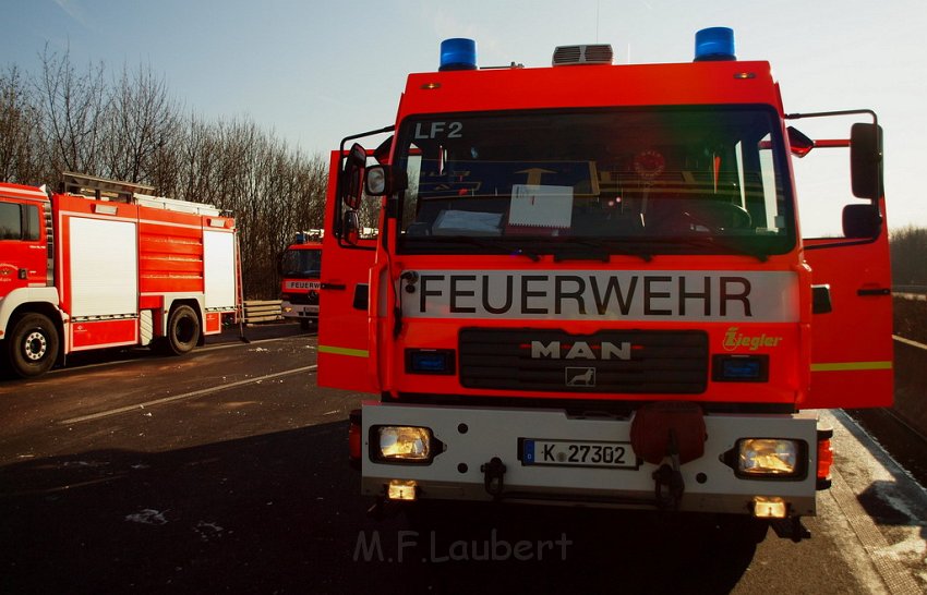 VU A 4 Rich Aachen AK West brannten LKW PKW P145.JPG